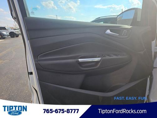 Oxford White 2013 Ford Escape SE