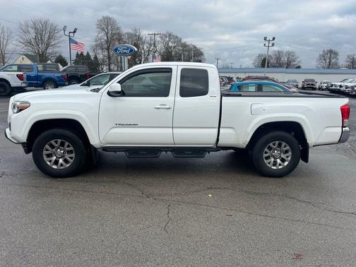 2017 Toyota Tacoma SR5