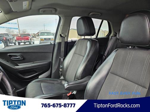 Summit White 2016 Chevrolet Trax LT