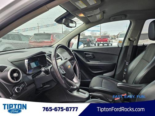 Summit White 2016 Chevrolet Trax LT