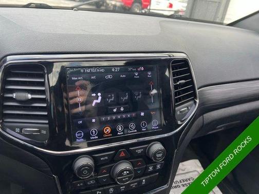 2019 Jeep Grand Cherokee Laredo