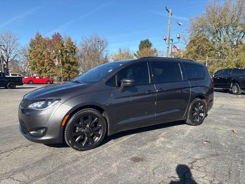 2018 Chrysler Pacifica Touring-L Plus