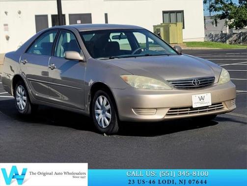 2005 Toyota Camry LE