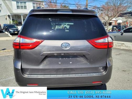 2017 Toyota Sienna LE