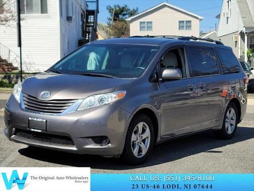 2017 Toyota Sienna LE