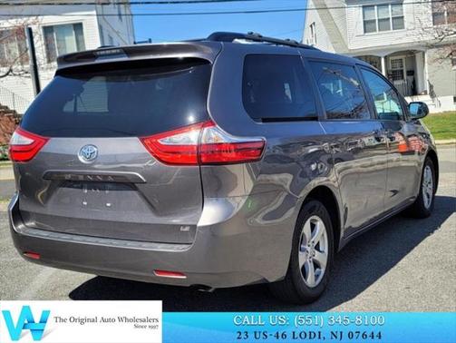 2017 Toyota Sienna LE