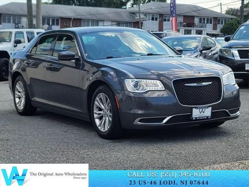 Granite Crystal Metallic Clearcoat 2017 Chrysler 300 Limited