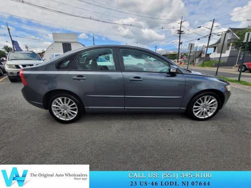 2010 Volvo S40 4dr Sdn Auto FWD