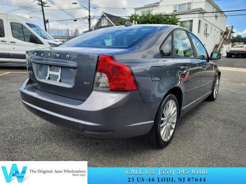 2010 Volvo S40 4dr Sdn Auto FWD
