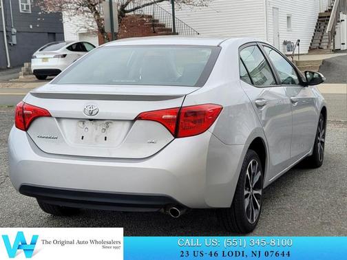 Classic Silver Metallic 2017 Toyota Corolla SE