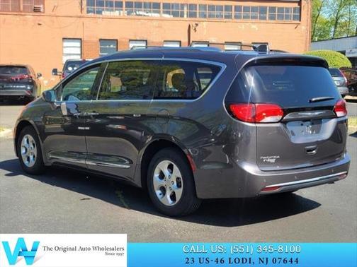 2017 Chrysler Pacifica Touring-L
