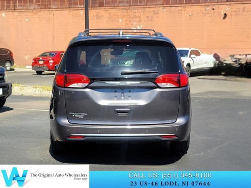2017 Chrysler Pacifica Touring-L