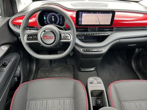 2024 FIAT 500e INSPI(RED) FWD