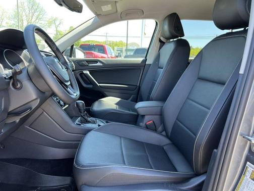 Platinum Gray Metallic 2021 Volkswagen Tiguan 2.0T SE 4MOTION