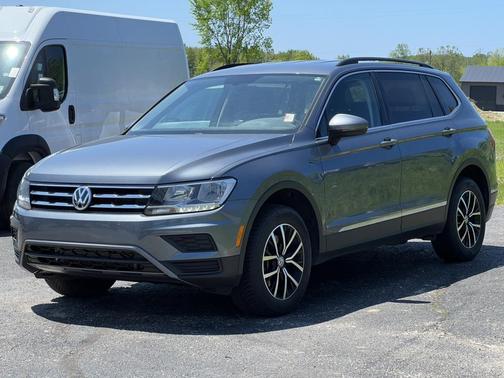 Platinum Gray Metallic 2021 Volkswagen Tiguan 2.0T SE 4MOTION