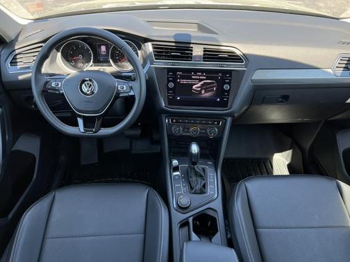 Platinum Gray Metallic 2021 Volkswagen Tiguan 2.0T SE 4MOTION