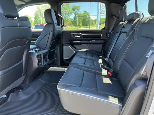 Bright White Clearcoat 2026 RAM 1500 Laramie