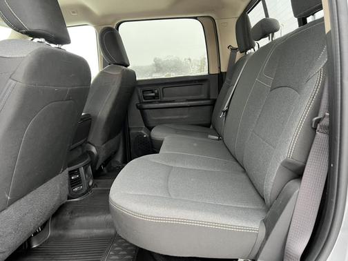 2020 RAM 2500 Tradesman Crew Cab 4X4 6'4' Box