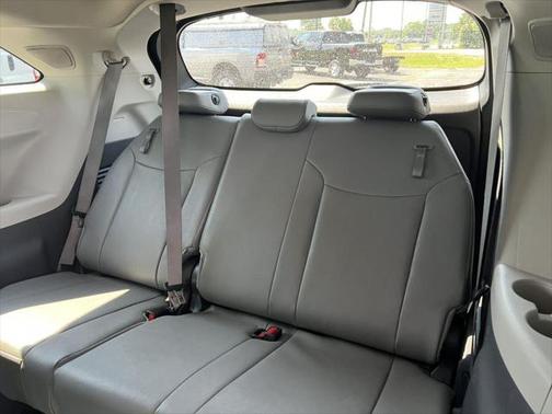 2022 Toyota Sienna Limited 7-Passenger