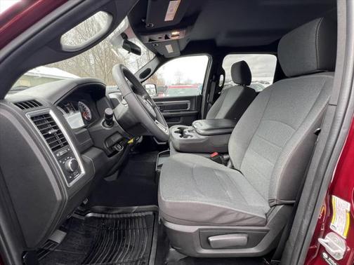 2024 RAM 1500 Classic Warlock Crew Cab 4x4 5'7' Box