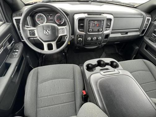 2024 RAM 1500 Classic Warlock Crew Cab 4x4 5'7' Box