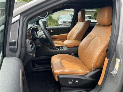 2022 Chrysler Pacifica L