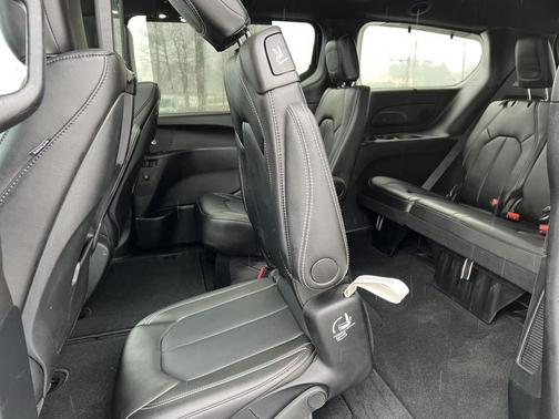 2025 Chrysler Pacifica L