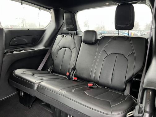 2025 Chrysler Pacifica L