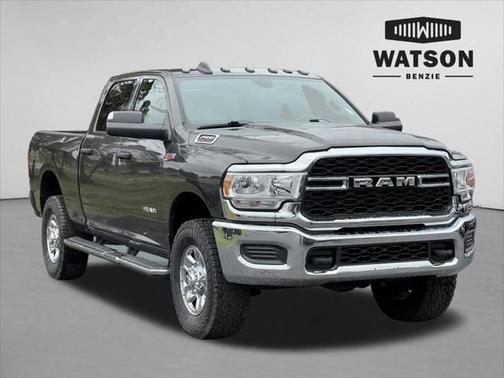 2022 RAM 2500 Tradesman Crew Cab 4x4 6'4' Box