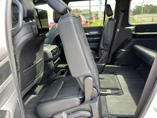 Bright White Clearcoat 2022 Jeep Wagoneer Series III 4x4