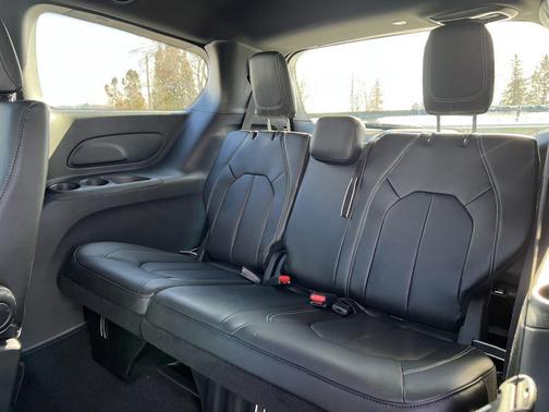 2026 Chrysler Pacifica L