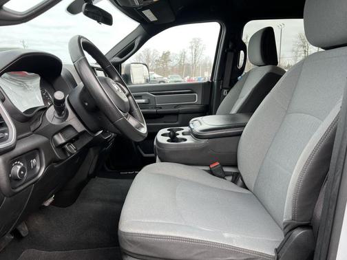 2022 RAM 2500 Big Horn Crew Cab 4x4 6'4' Box