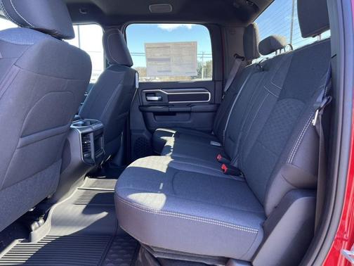 Molten Red Pearlcoat 2026 RAM 2500 Big Horn Crew Cab 4x4 6'4' Box