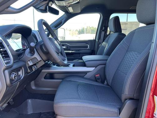 Molten Red Pearlcoat 2026 RAM 2500 Big Horn Crew Cab 4x4 6'4' Box