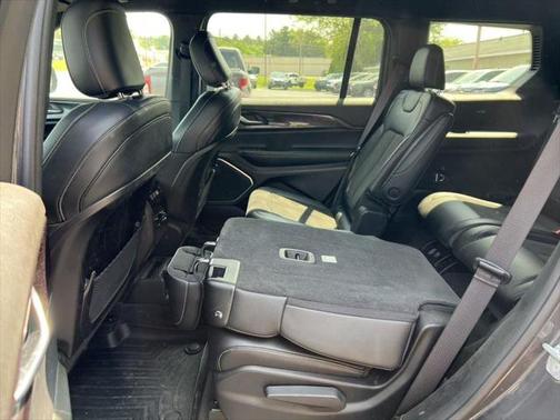 2022 Jeep Grand Cherokee L Altitude