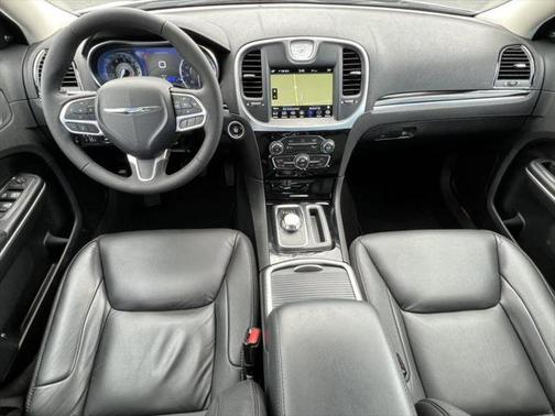 2023 Chrysler 300 Touring