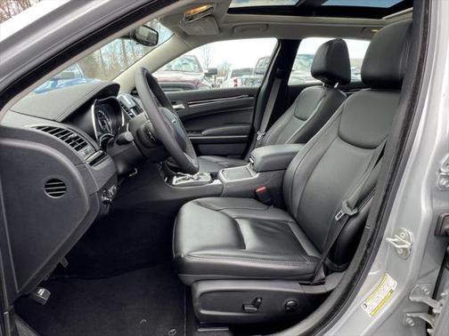 2023 Chrysler 300 Touring