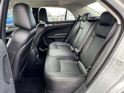 2023 Chrysler 300 Touring