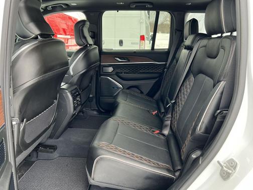 2023 Jeep Grand Cherokee Summit