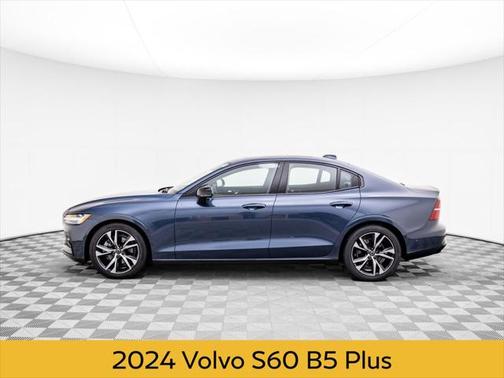 2024 Volvo S60 B5 Plus Dark Theme