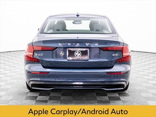 2024 Volvo S60 B5 Plus Dark Theme