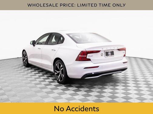 2024 Volvo S60 B5 Plus Dark Theme