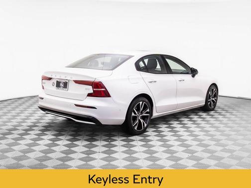 2024 Volvo S60 B5 Plus Dark Theme