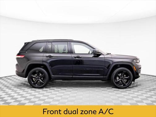 2022 Jeep Grand Cherokee Altitude