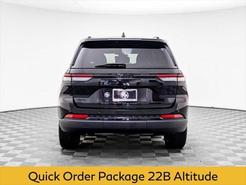 2022 Jeep Grand Cherokee Altitude
