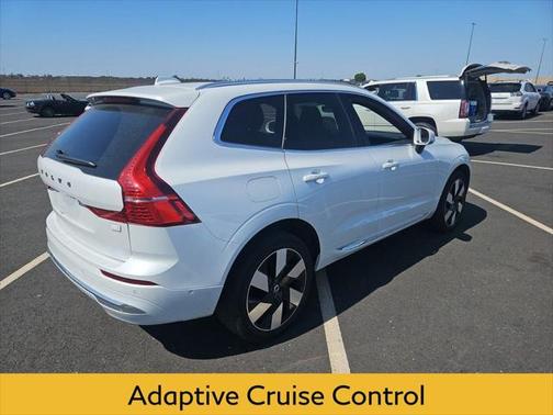 2023 Volvo XC60 Recharge Plug-In Hybrid T8 Ultimate Bright Theme