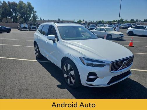 2023 Volvo XC60 Recharge Plug-In Hybrid T8 Ultimate Bright Theme