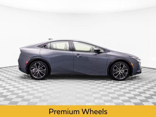 2024 Toyota Prius XLE