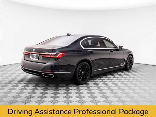 2022 BMW 740 i xDrive