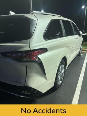 2021 Toyota Sienna Limited 7-Passenger